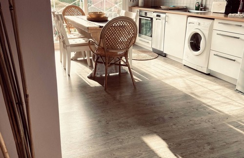 Dassia Apartment | Spacious and peaceful place for your vacation, soraude with green gardens