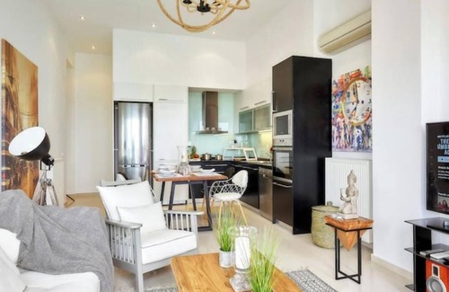 Lygaria Apartment | Spacious Mint Luxury Villa access to Private Beach