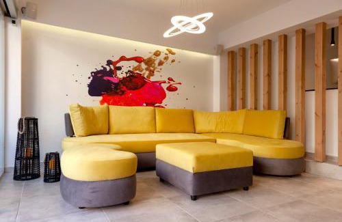 Khalandrion Hotel | STAY INN
