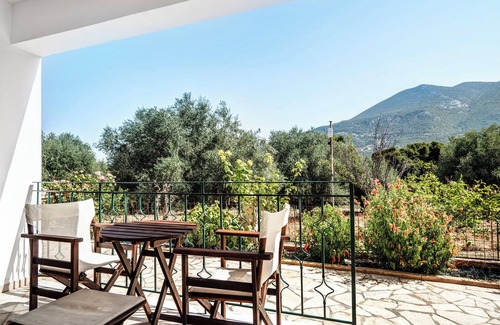 Sami Apartment | Studio Apartment "Daratos 4" with Sea View, Shared Garden & Wi-Fi