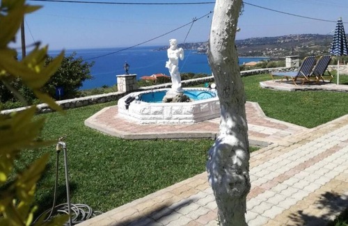 Vlachata Apartment | Studio Apartment 'Ocean Front 2' with Sea View, Wi-Fi and Air Conditioning