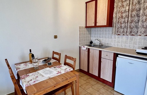 Vlachata Apartment | Studio Apartment 'Ocean Front 2' with Sea View, Wi-Fi and Air Conditioning