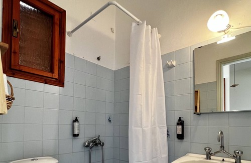 Vlachata Apartment | Studio Apartment 'Ocean Front 2' with Sea View, Wi-Fi and Air Conditioning