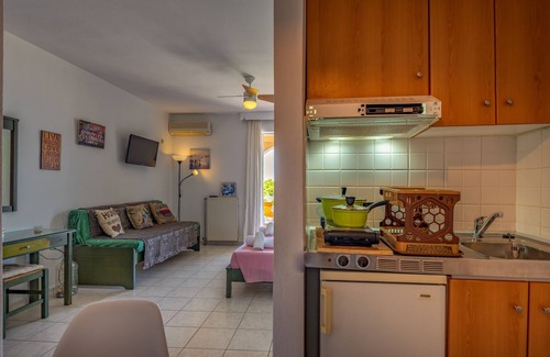Zakynthos Town Apartment | studio facing the sea