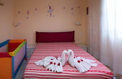 Sidari Apartment | Studio in beautiful garden ELENI FAMILY APARTMENT
