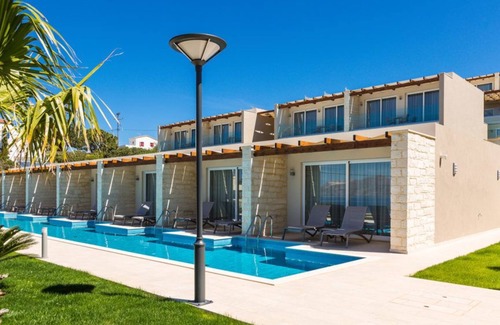 Plaka Apartment | Sun and Sea Plus Resort Hotel