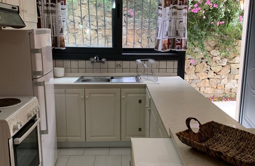 Kato Galatas House | Terpsichori Villa & Apartments