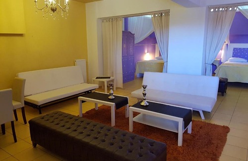 Kalambaka Apartment | the golden brown luxury guesthouse