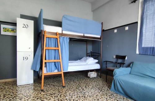 Kalambaka Hostel | The Holy Rock - Hostel at meteora