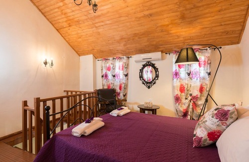 Rhodes Old Town House | The Neighborhood- Maisonette 1