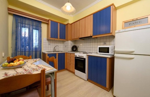 Sinarades Apartment | The Old Mansion | Four People Apartment