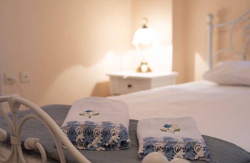 Sinarades Apartment | The Old Mansion One Bedroom Apartment