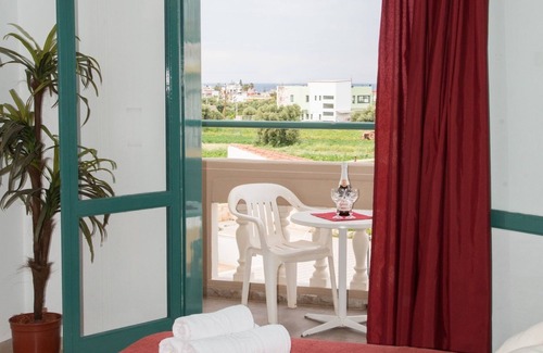 Malia Hotel | Theoni Apartments
