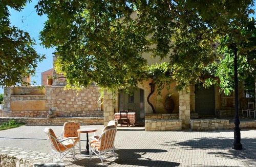 Vamos Villa | Traditional Villa in Vamos