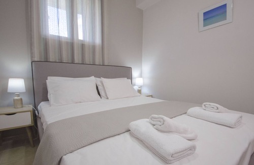 Korfalonas Apartment | Traditional Villa with Apartements in Olive Grove