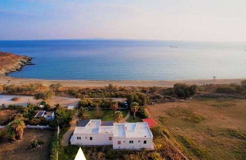 Agios Ioannis House | ⭐️⭐️⭐️⭐️⭐️TRUE BEACH HOUSE in TINOS! Literally On the Beach