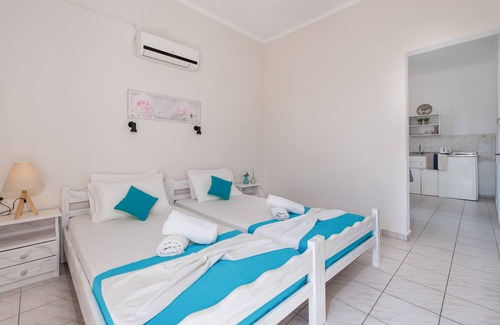 Alykes Apartment | Two Bedroom Apartment (4 pax) - The Lofos Studios
