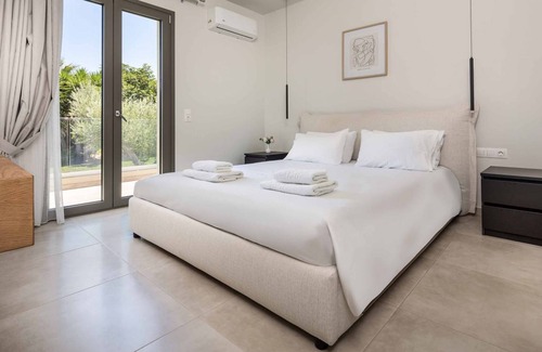 Adelianos Kampos Villa | Villa ∙ 2 bedrooms ∙ 4 guests