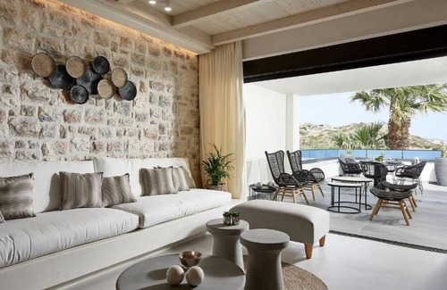 Almyros Villa | Villa ∙ 5 bedrooms ∙ 10 guests