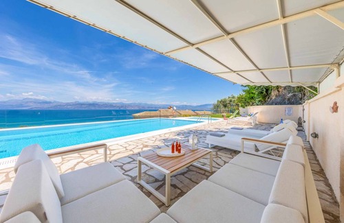 Apraos Villa | Villa ∙ 6 bedrooms ∙ 14 guests