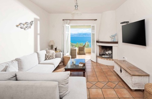 Apraos Villa | Villa ∙ 6 bedrooms ∙ 14 guests