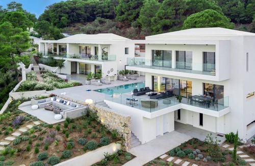 Achladies Villa | Villa ∙ 7 bedrooms ∙ 14 guests