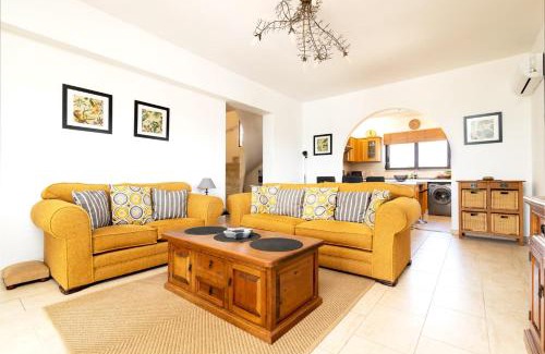 Gennadi Villa | Villa Alnika Acacia by Villa Plus