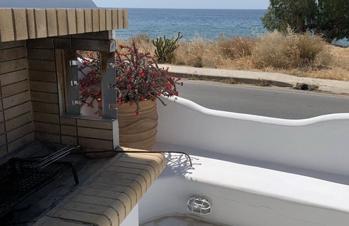 Makry Gialos Villa | Villa "Blue Sea" with Sea View, Terrace & Wi-Fi