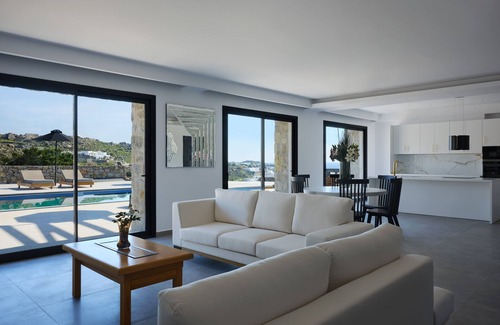 Paraga Villa | Villa Christy, Villa Christy