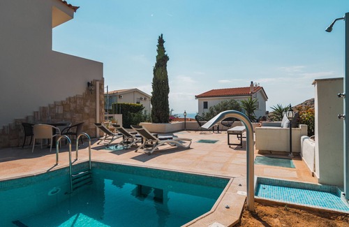 Palaia Fokaia Villa | Villa Eve, Next to the Temple of Poseidon. Private Pool next to the beach