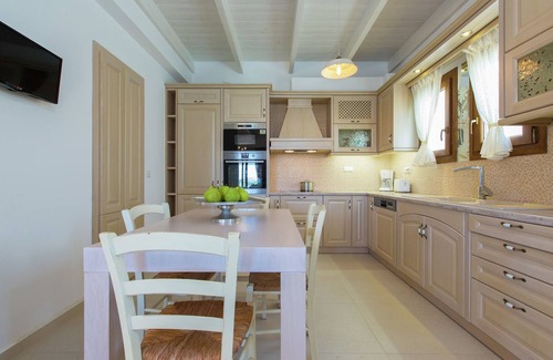 Achlades Villa | Villa in Crete with Private Pool & BBQ