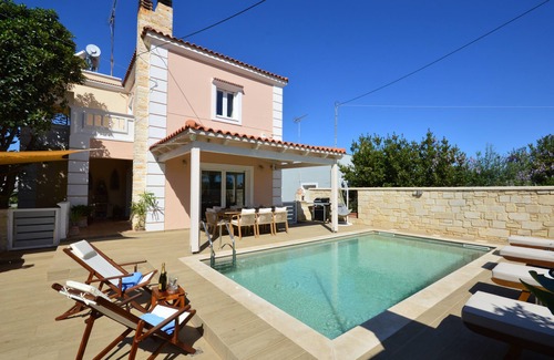 Varipetron Villa | Villa Ithaca. Country side villa close to all worth visiting sights in Chania.