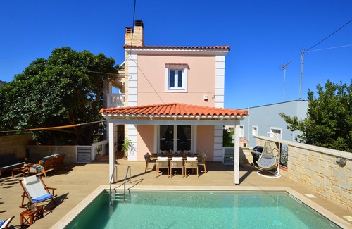 Varipetron Villa | Villa Ithaca. Country side villa close to all worth visiting sights in Chania.