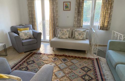 Petaleia House | Villa Jasmine, Sea and Mountain View in peaceful hamlet