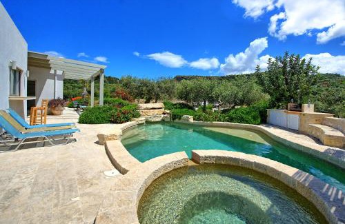 Platanias Town Villa | Villa Lucy by PosarelliVillas