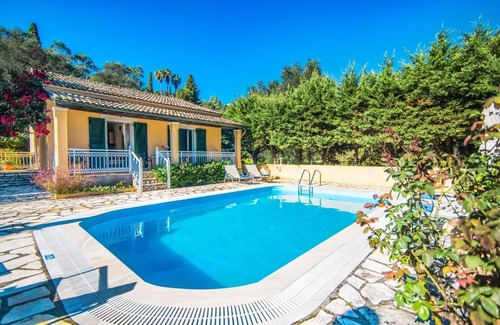 Agios Stefanos Villa | Villa Maria's Beach House by Villa Plus