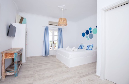 Perivolos Bed & Breakfast | Villa Markezinis