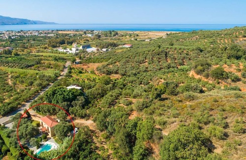Kolymbari Villa | Villa Miguela: Large Private Pool, A/C, WiFi, Eco-Friendly