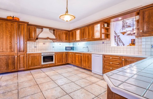 Petaleia Villa | Villa Paola Kassiopi - Villa Rental by the Sea in Kassiopi, Corfu Island, Greece