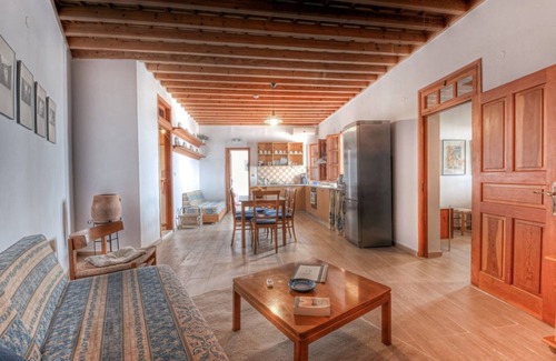 Lindos Villa | Villa Thalassa 1 | 2 Bedrooms with En-suite | Traditional Lindian Bed |.