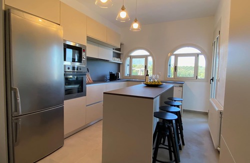 Dafnata House | Villa VICI - Spacious Villa - 4 to 7 Bedrooms - 6 bathrooms
