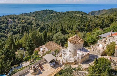 Ieromonachos Villa | Villa Windmill - One Bedroom Villa, Sleeps 2
