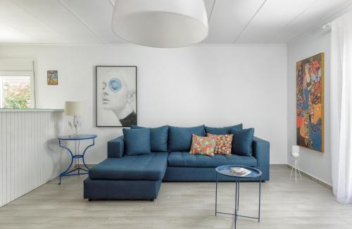 Kato Gouves House | Villino Blu by the sea