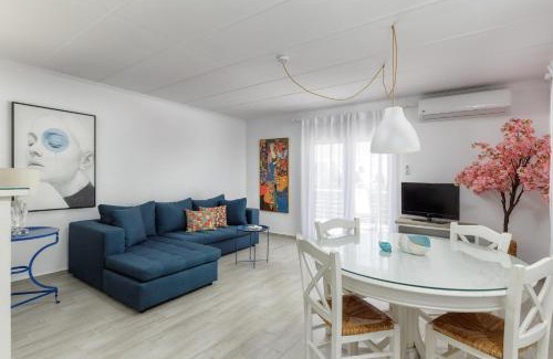 Kato Gouves House | Villino Blu by the sea