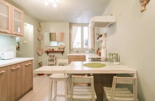 Exarhia Apartment | «Vitamin C» Flat+yard space! 5 min to metro