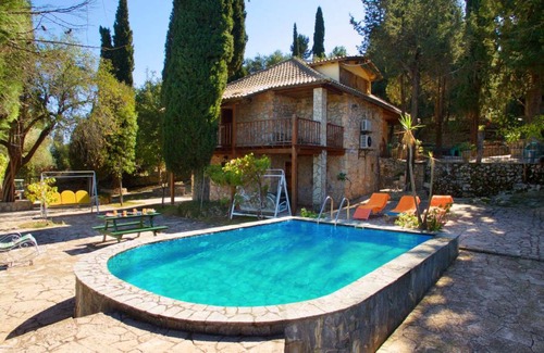 Mazarakata Villa | (w) Kefalonian Kastro Pool Villa