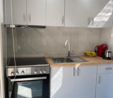 Kavala Apartment | White Apartment