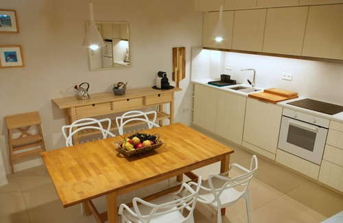 Parikia House | White Cycladic Desing House in the heart of Parikia sea vew