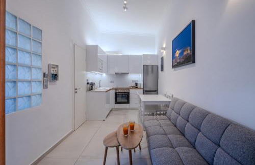 Moschato-Tavros Apartment | White & Stars