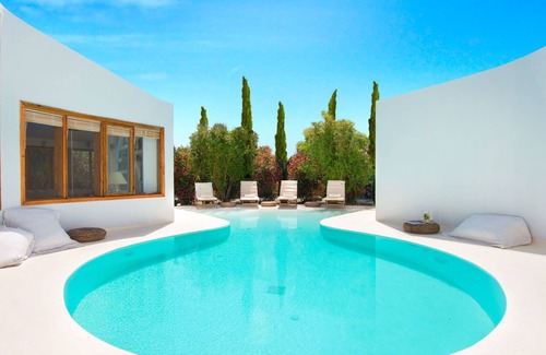 Ialyssos Villa | Wonderful private villa with A/C, WIFI, private pool, TV, patio, pets allowed and parking